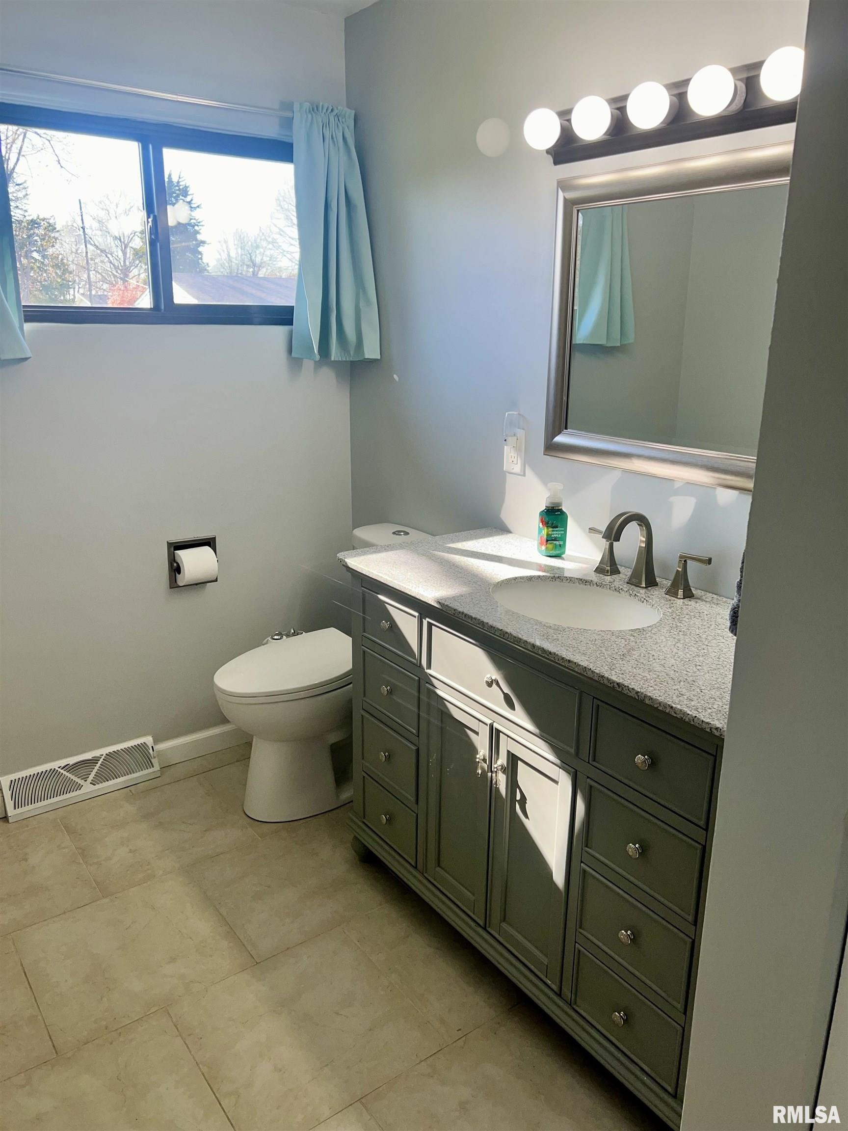 3250 South 1st Street Springfield, IL 62703 - Photo 5 of 46