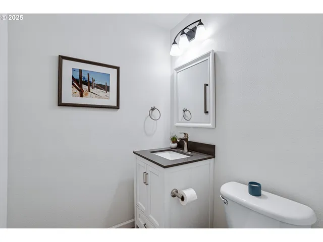 $400,000 | 22040 Southwest Grahams Ferry Road, Unit B, Tualatin, OR 97062