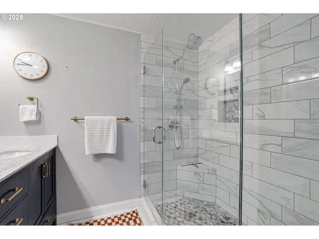 $400,000 | 22040 Southwest Grahams Ferry Road, Unit B, Tualatin, OR 97062