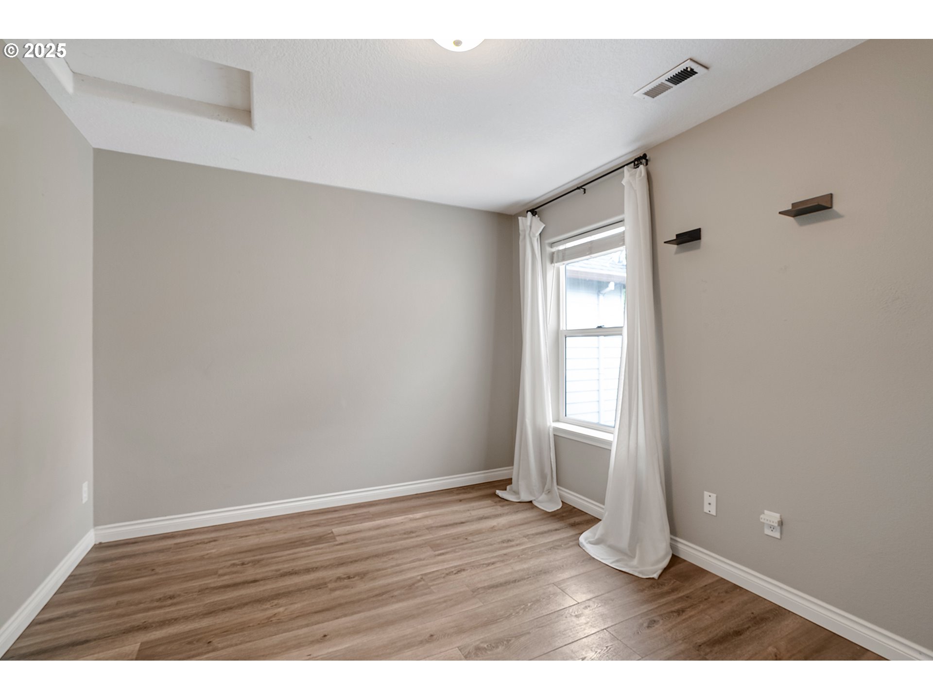 22040 Southwest Grahams Ferry Road, Unit B Tualatin, OR 97062 - Photo 23 of 31 Bedroom