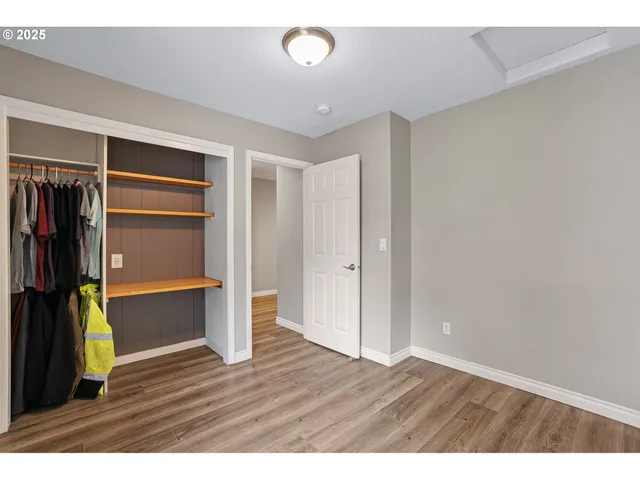 $400,000 | 22040 Southwest Grahams Ferry Road, Unit B, Tualatin, OR 97062