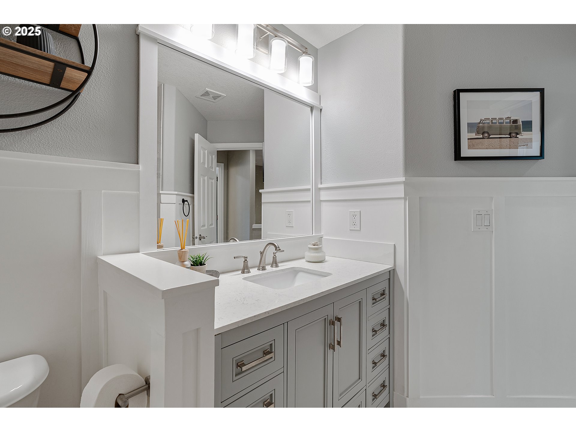 22040 Southwest Grahams Ferry Road, Unit B Tualatin, OR 97062 - Photo 26 of 31 Bathroom