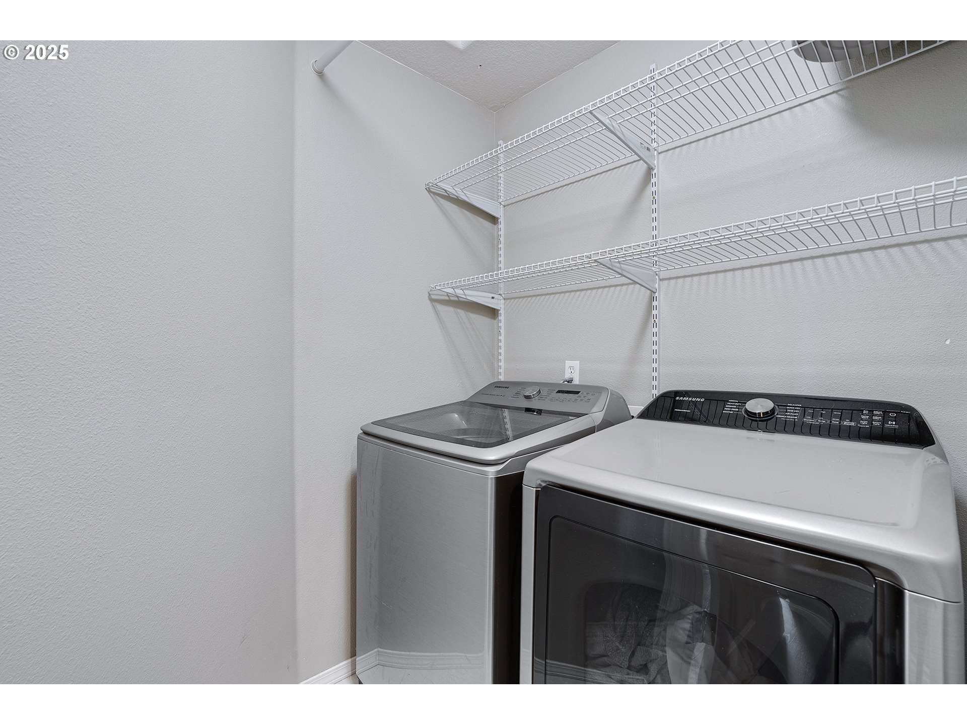 22040 Southwest Grahams Ferry Road, Unit B Tualatin, OR 97062 - Photo 27 of 31 Laundry