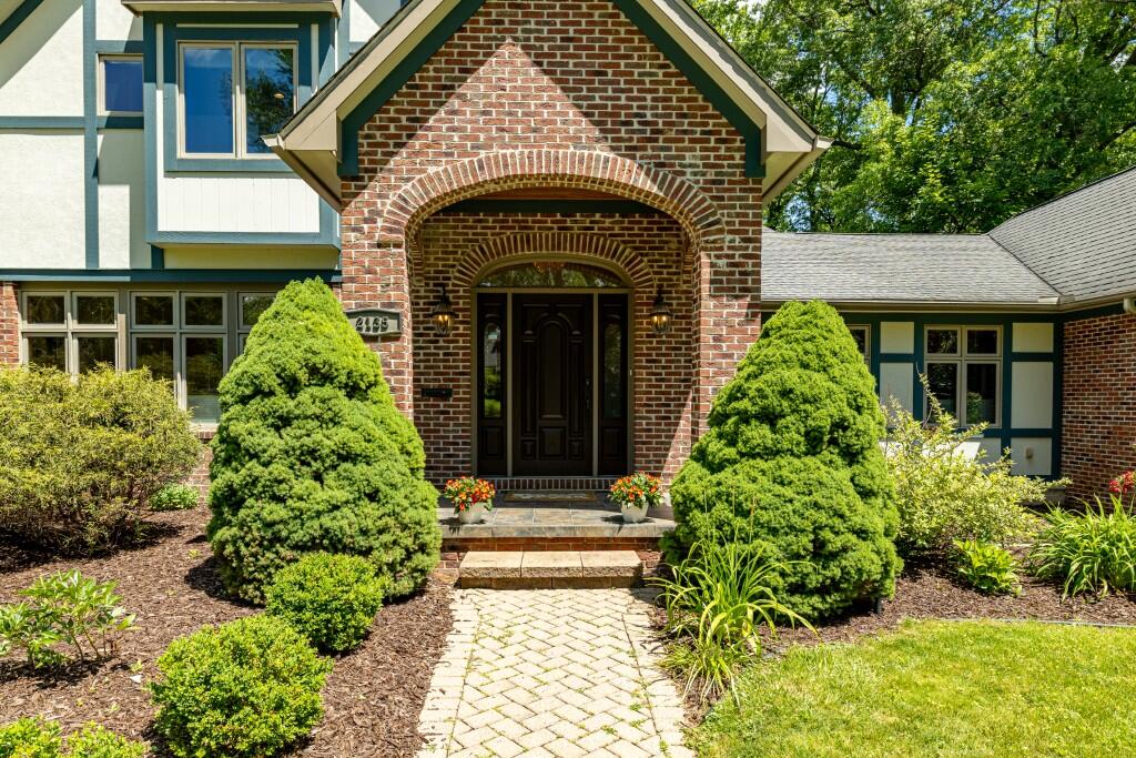 2135 Tuomy Road Ann Arbor, MI 48104 - Photo 2 of 70