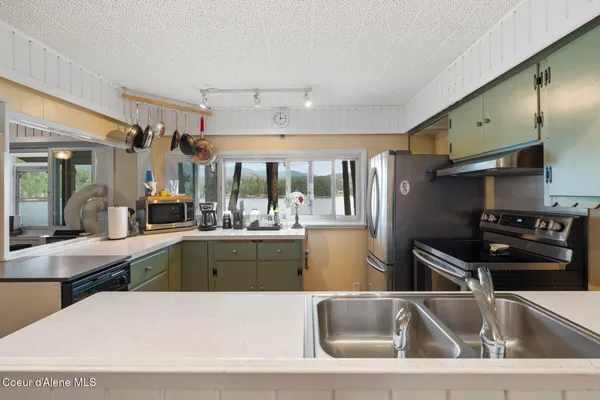 $1,250,000 | 2255 Gypsy Bay Road, Sagle, ID 83860