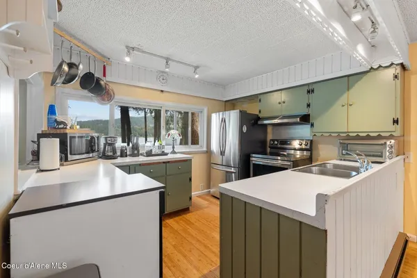 $1,250,000 | 2255 Gypsy Bay Road, Sagle, ID 83860