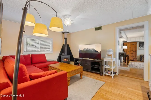 $1,250,000 | 2255 Gypsy Bay Road, Sagle, ID 83860