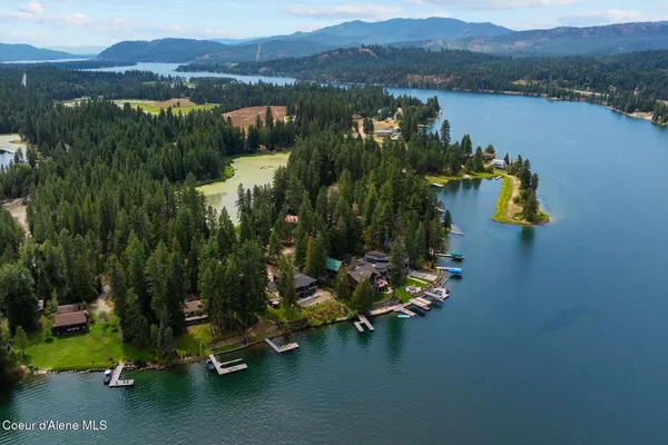 $1,250,000 | 2255 Gypsy Bay Road, Sagle, ID 83860