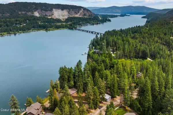$1,250,000 | 2255 Gypsy Bay Road, Sagle, ID 83860