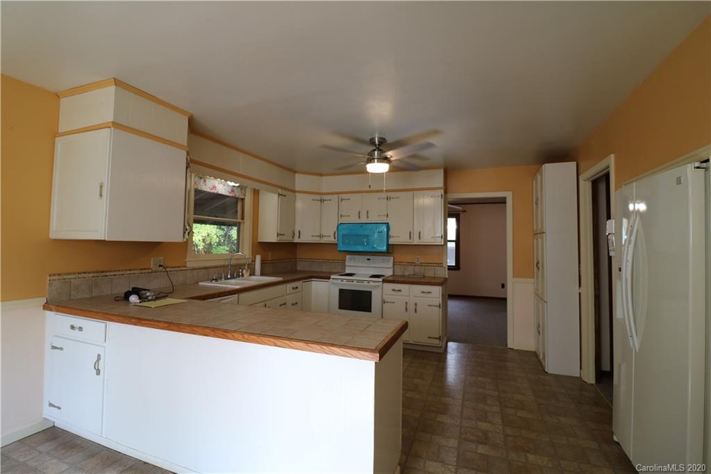 892 Calhoun Trail Rutherfordton, NC 28139 - Photo 10 of 36 Gallery Image 10