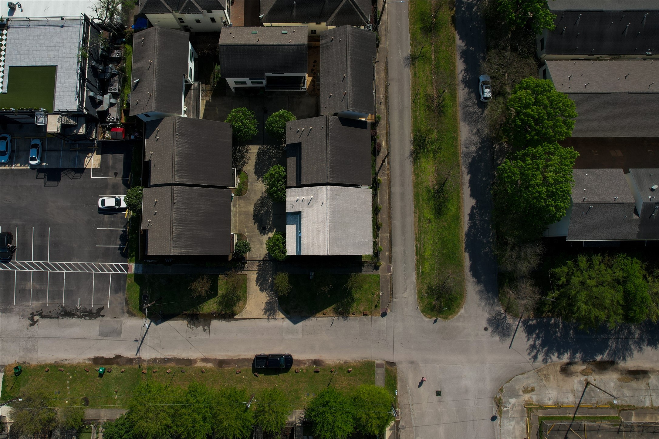 2205 Bastrop Street Houston, TX 77003 - Photo 28 of 31 an aerial view of houses with outdoor space