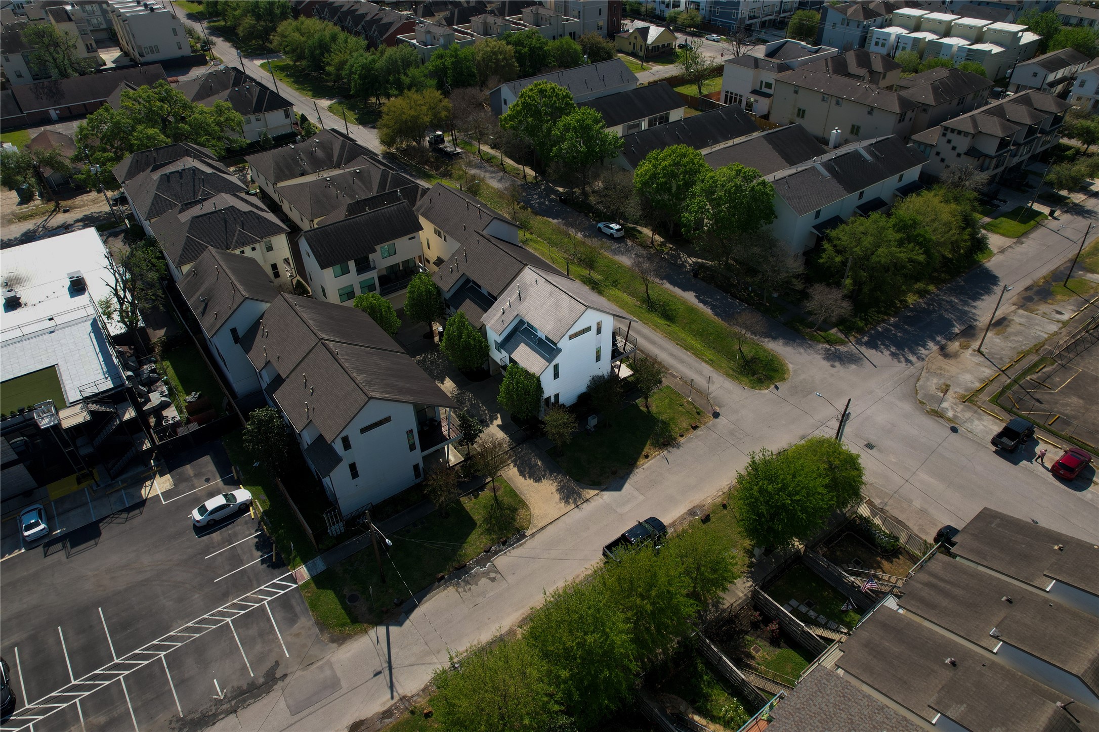2205 Bastrop Street Houston, TX 77003 - Photo 31 of 31 an aerial view of multiple houses with yard