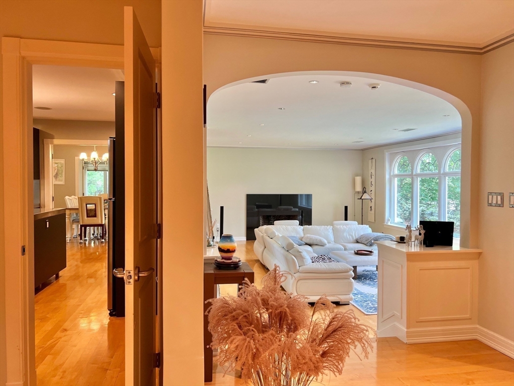 75 Lee Street Brookline, MA 02445 - Photo 8 of 30