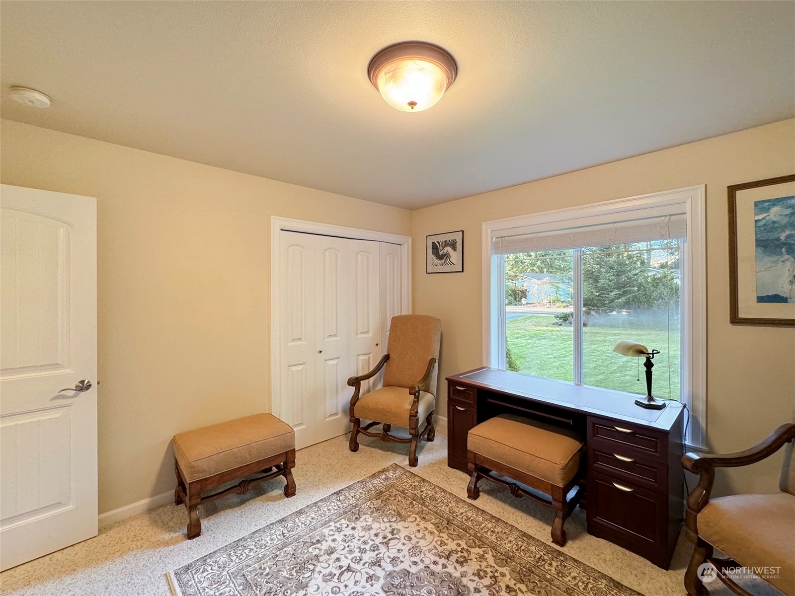 359 Dungeness Meadows Sequim, WA 98382 - Photo 19 of 37 a room with furniture and a window