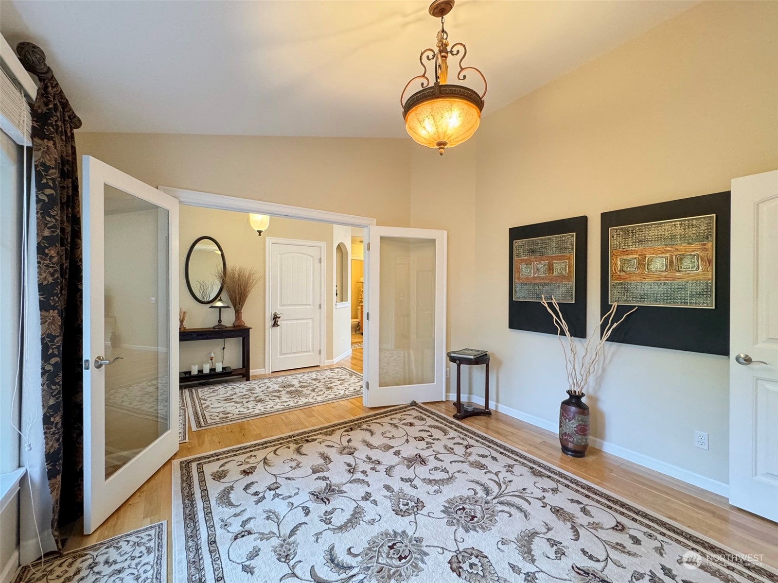 359 Dungeness Meadows Sequim, WA 98382 - Photo 25 of 37 a living room with furniture