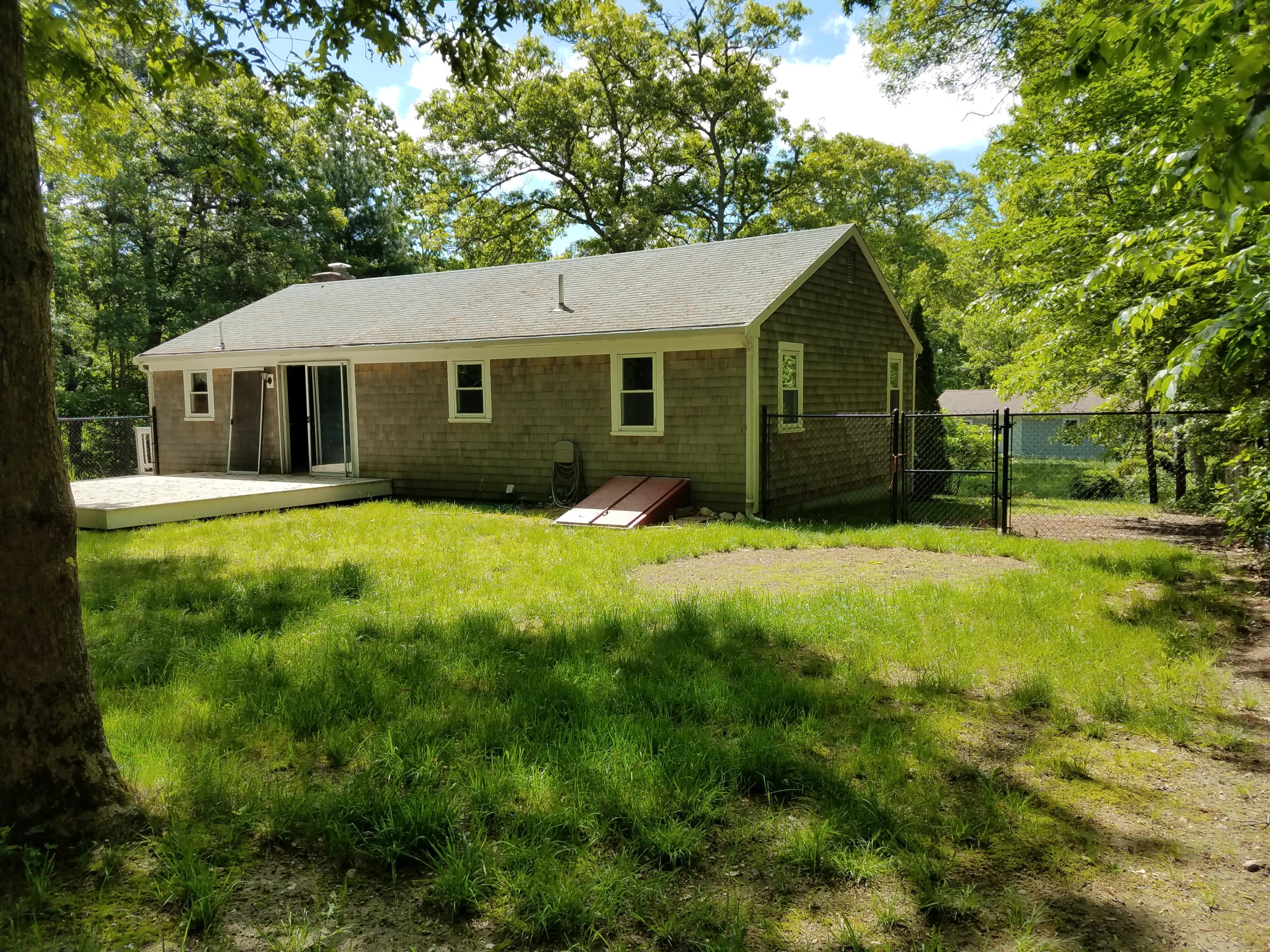 32 Essex Road Mashpee, MA 02649 - Photo 5 of 28 20180603_101941