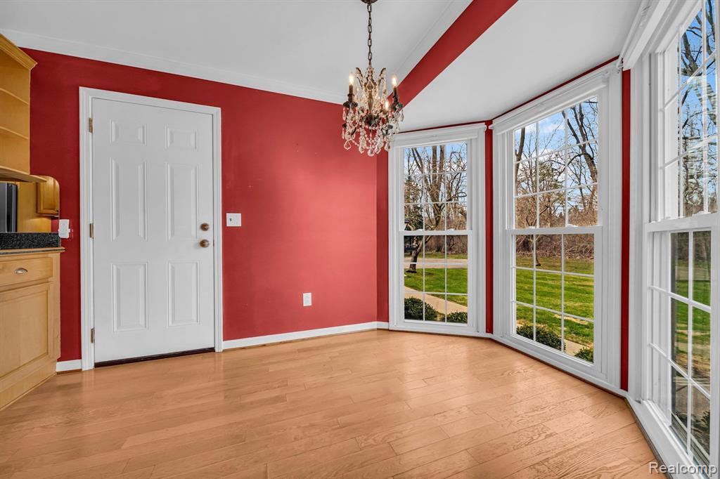 1175 Pine Ridge Court Rochester Hills, MI 48306 - Photo 4 of 37