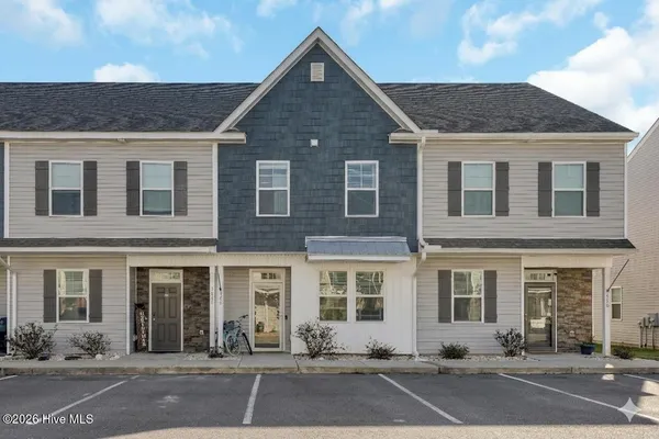 $1,950 | 328 Starfish Lane, Sneads Ferry, NC 28460