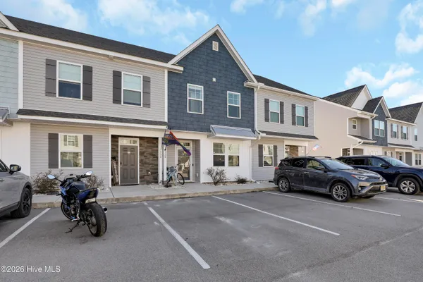 $1,950 | 328 Starfish Lane, Sneads Ferry, NC 28460