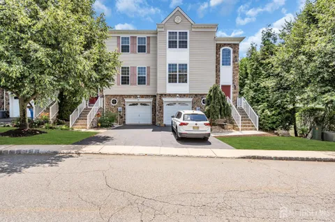 $575,000 | 20 Russell Court, Old Bridge, NJ 07747