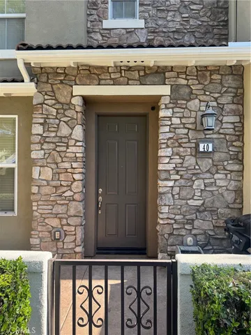 $480,000 | 15723 Parkhouse Drive, Unit 40, Fontana, CA 92336