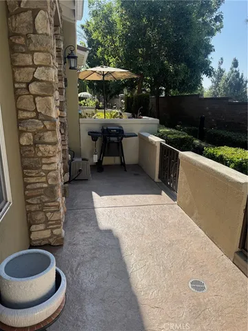 $480,000 | 15723 Parkhouse Drive, Unit 40, Fontana, CA 92336