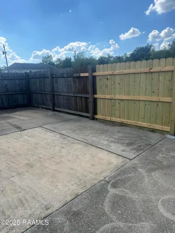 $1,000 | 1422 Southport Boulevard, Unit A, New Iberia, LA 70560