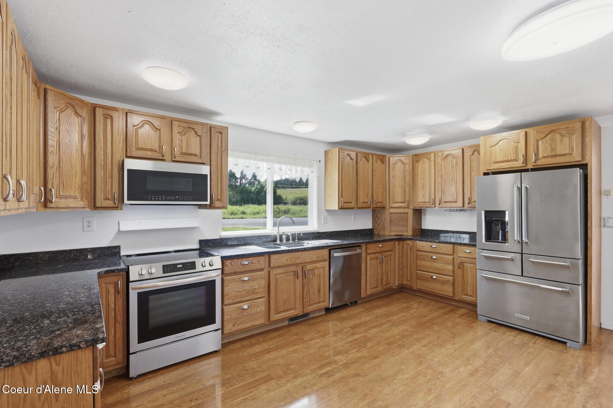 154 15th Street Plummer, ID 83851 - Photo 8 of 47 Kitchen