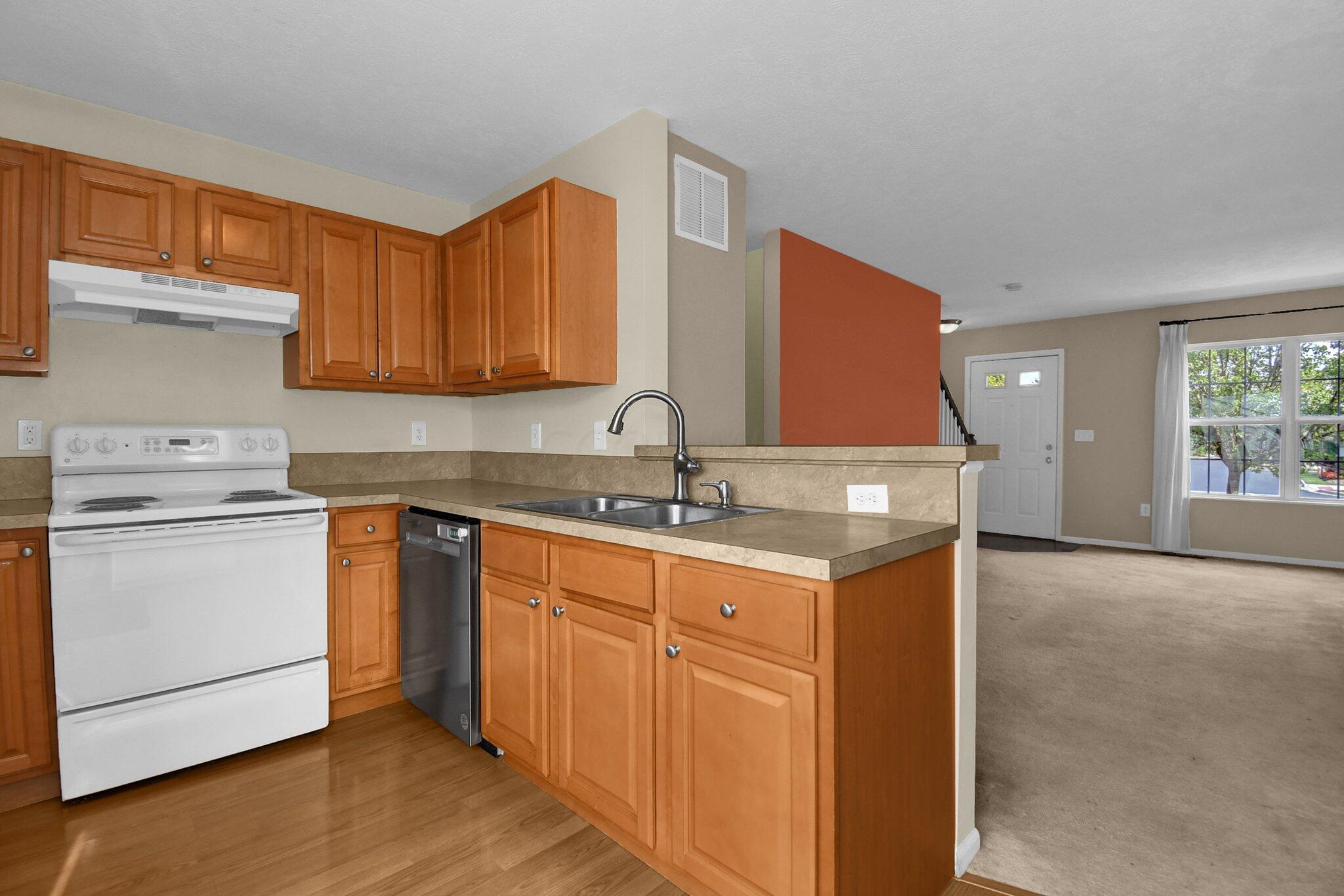 717 Lazelle Road Westerville, OH 43081 - Photo 6 of 24 Kitchen