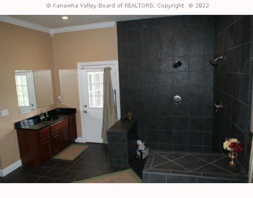 Master Bath/Spa.