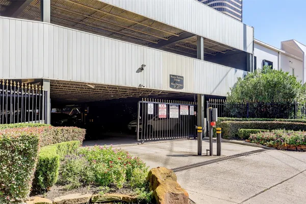 $249,000 | 3231 Allen Parkway, Unit 1115, Houston, TX 77019