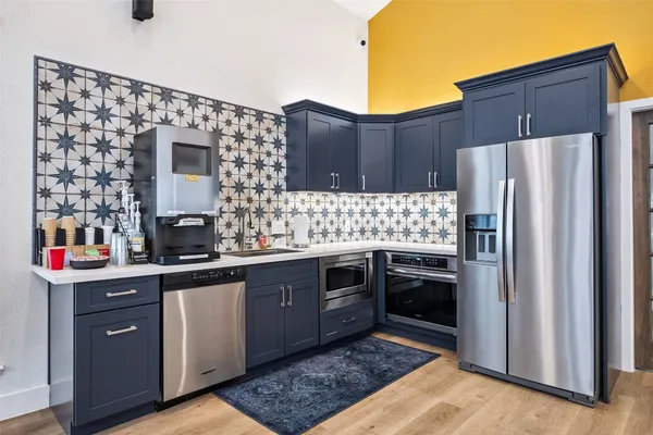 $249,000 | 3231 Allen Parkway, Unit 1115, Houston, TX 77019