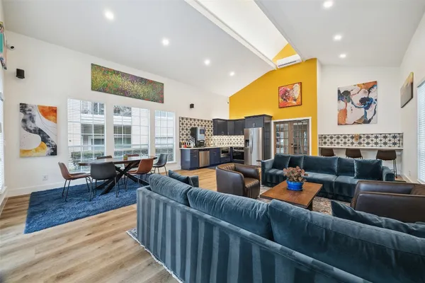 $249,000 | 3231 Allen Parkway, Unit 1115, Houston, TX 77019