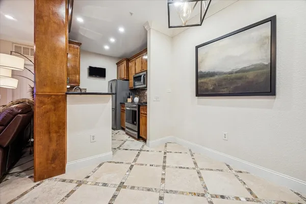 $249,000 | 3231 Allen Parkway, Unit 1115, Houston, TX 77019