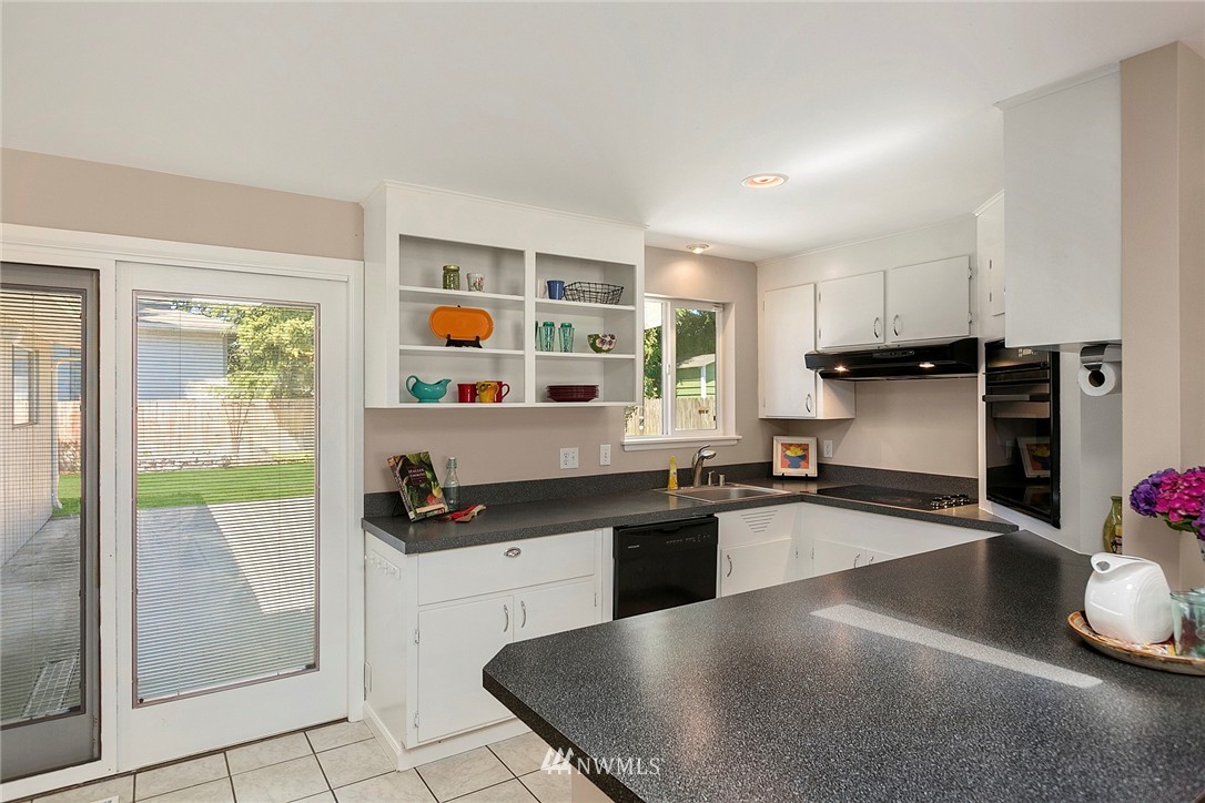 801 Jefferson Avenue Northeast Renton, WA 98056 - Photo 4 of 15 Gallery Image 4