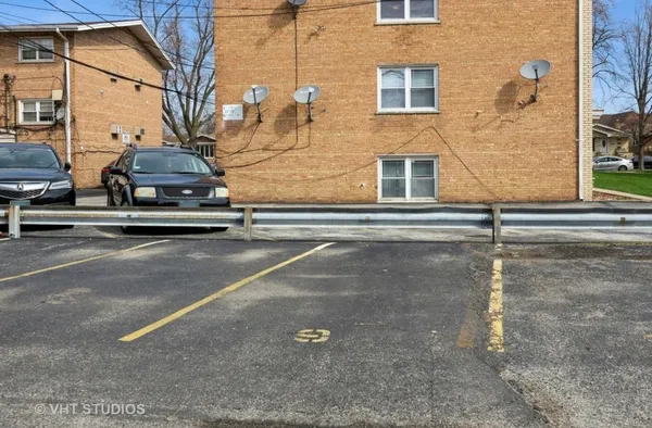 $137,000 | 6952 West 65th Street, Unit 2B, Chicago, IL 60638