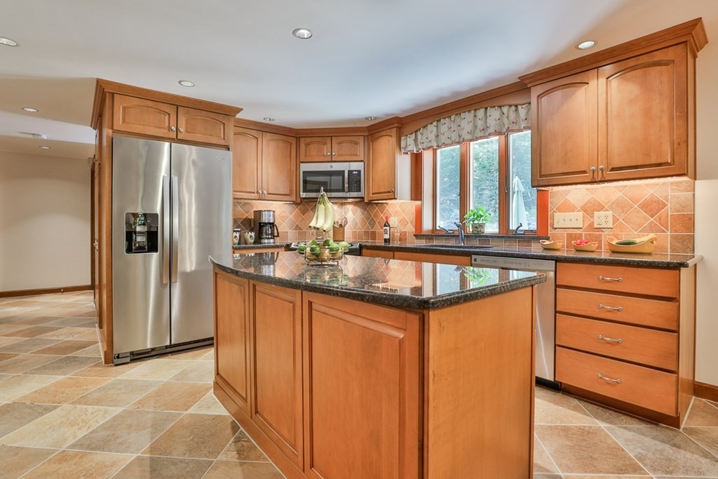 35 Curtis Road Boxford, MA 01921 - Photo 8 of 42