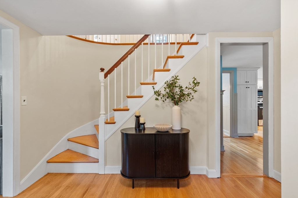 26 Wing Road Lynnfield, MA 01940 - Photo 21 of 39 a living room with furniture and wooden floor