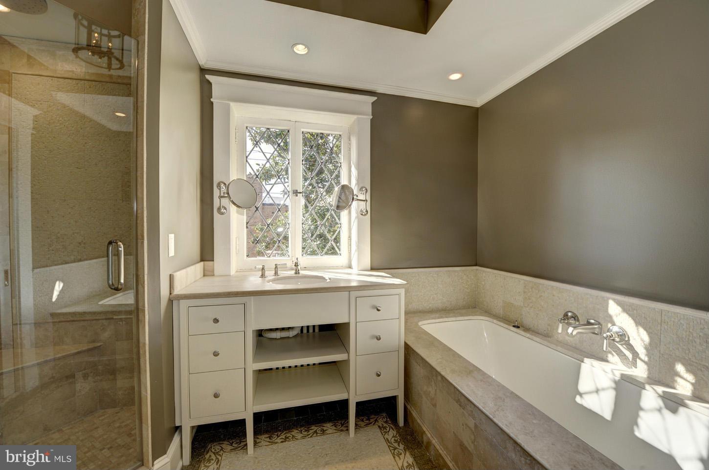 2206 Decatur Place Northwest Washington, DC 20008 - Photo 18 of 30 Bath