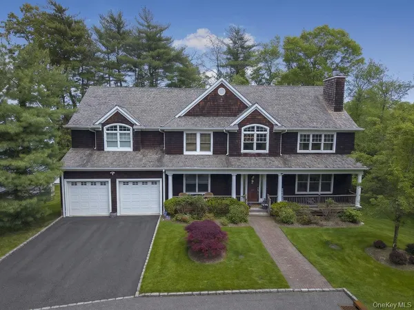 $2,499,999 | 899 Harborview Road, Oyster Bay, NY 11765