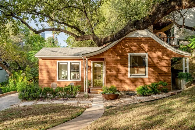 $749,000 | 904 Avondale Road, Austin, TX 78704