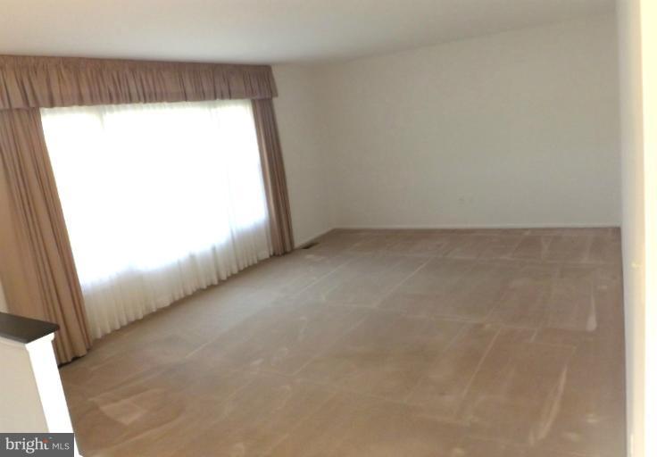 3412 Falling Green Road Olney, MD 20832 - Photo 27 of 30 Living Room