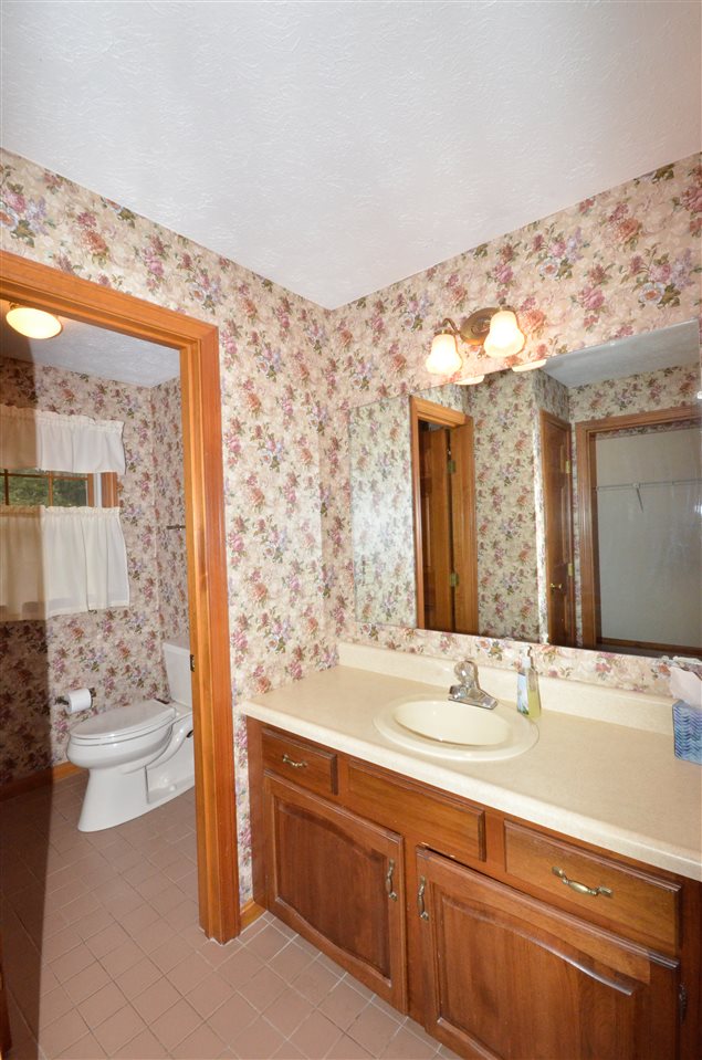 70 Ridge Road Manchester, NH 03104 - Photo 12 of 20