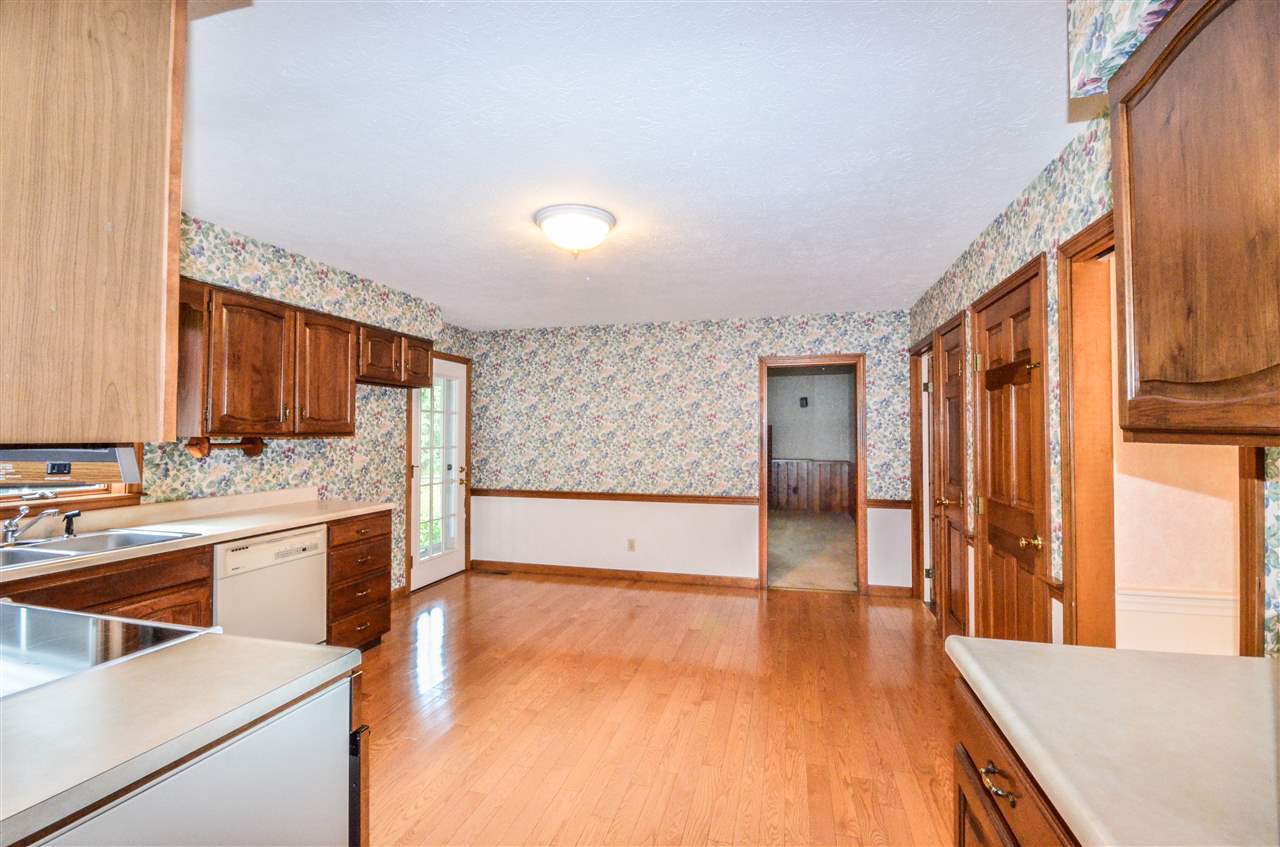 70 Ridge Road Manchester, NH 03104 - Photo 5 of 20