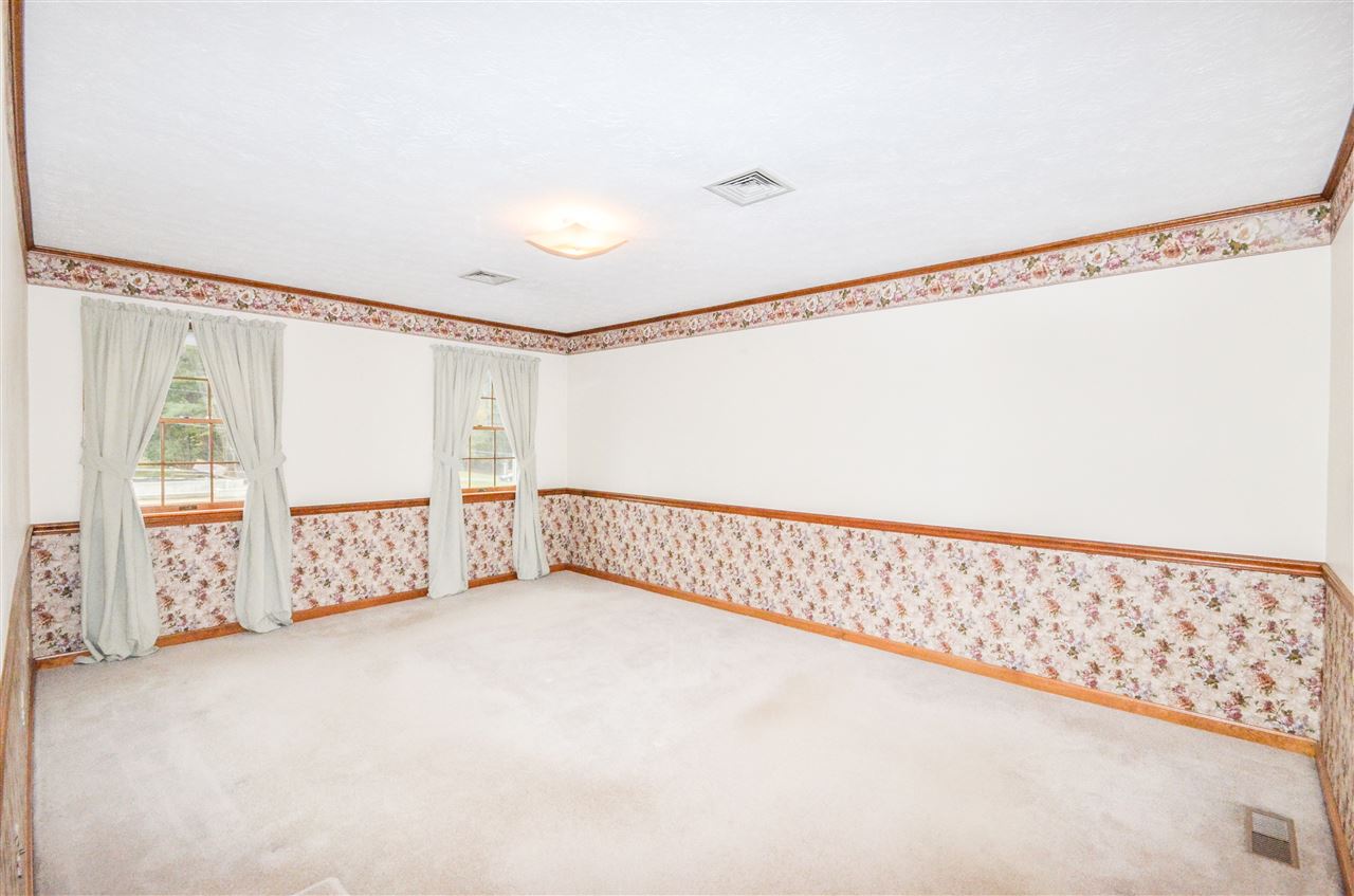 70 Ridge Road Manchester, NH 03104 - Photo 10 of 20