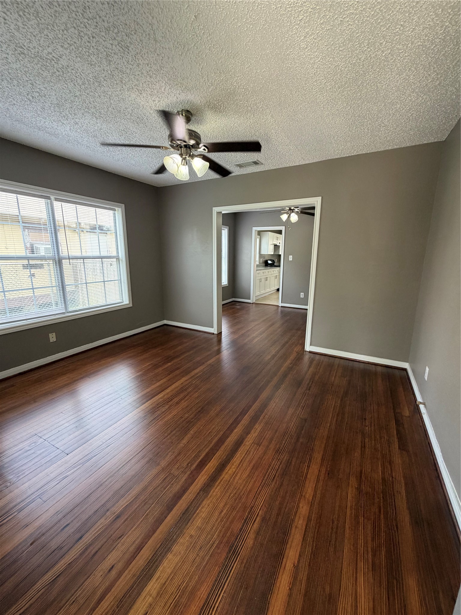 111 Inlane Street Houston, TX 77012 - Photo 9 of 33