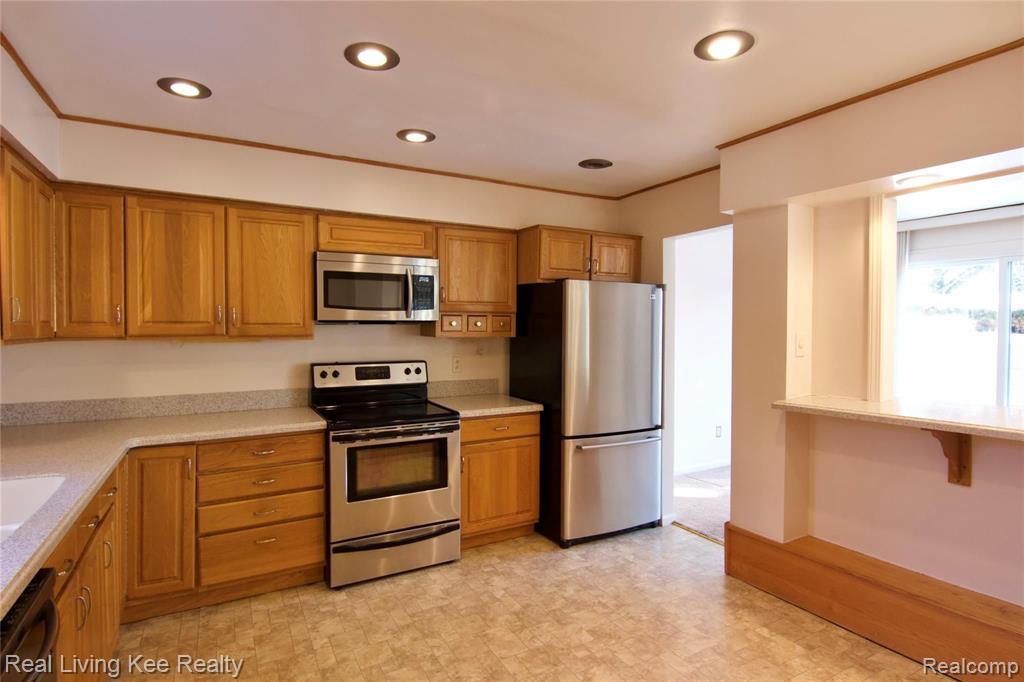 1239 Oakwood Court, Unit 29 Rochester, MI 48307 - Photo 4 of 30