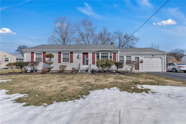 $500,000 | 255 Knollwood Drive, Woonsocket, RI 02895