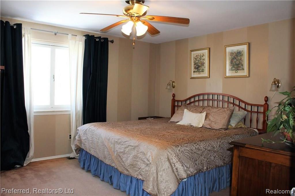 42949 Arlington Road Canton, MI 48187 - Photo 17 of 26
