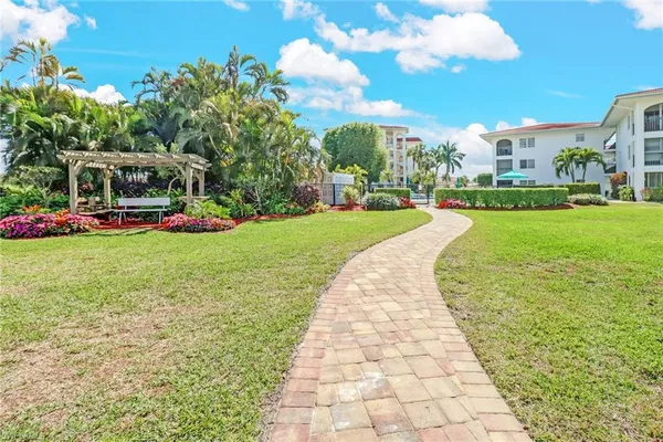 $3,500 | 5 High Point Circle West, Unit 211, Naples, FL 34103